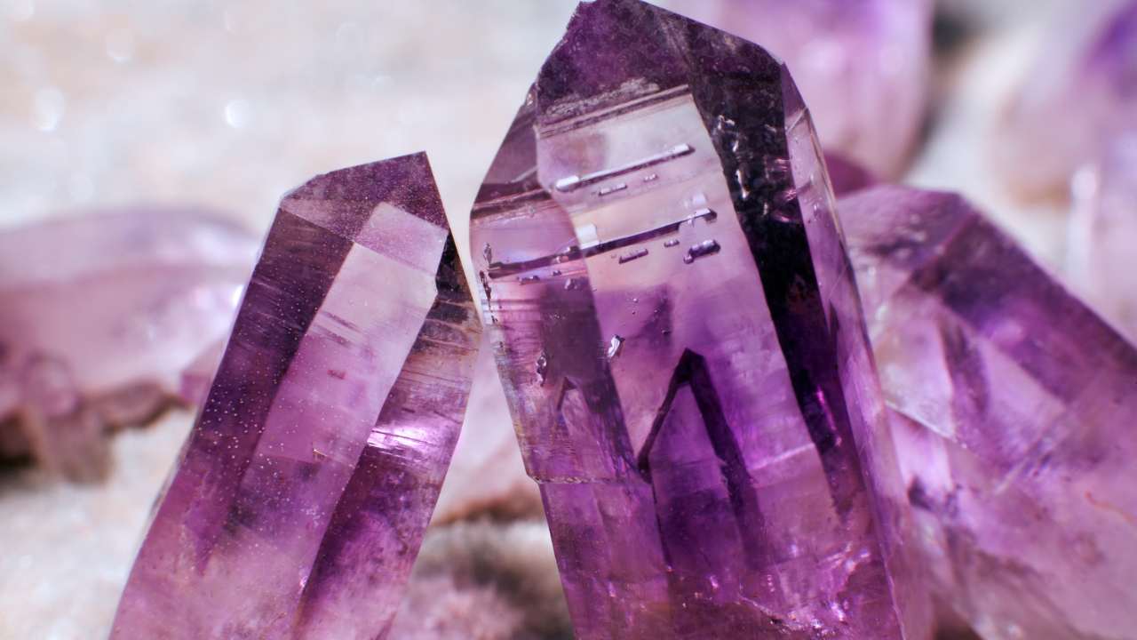 Amethyst Crystal Benefits for Wellness, Style & Spirit